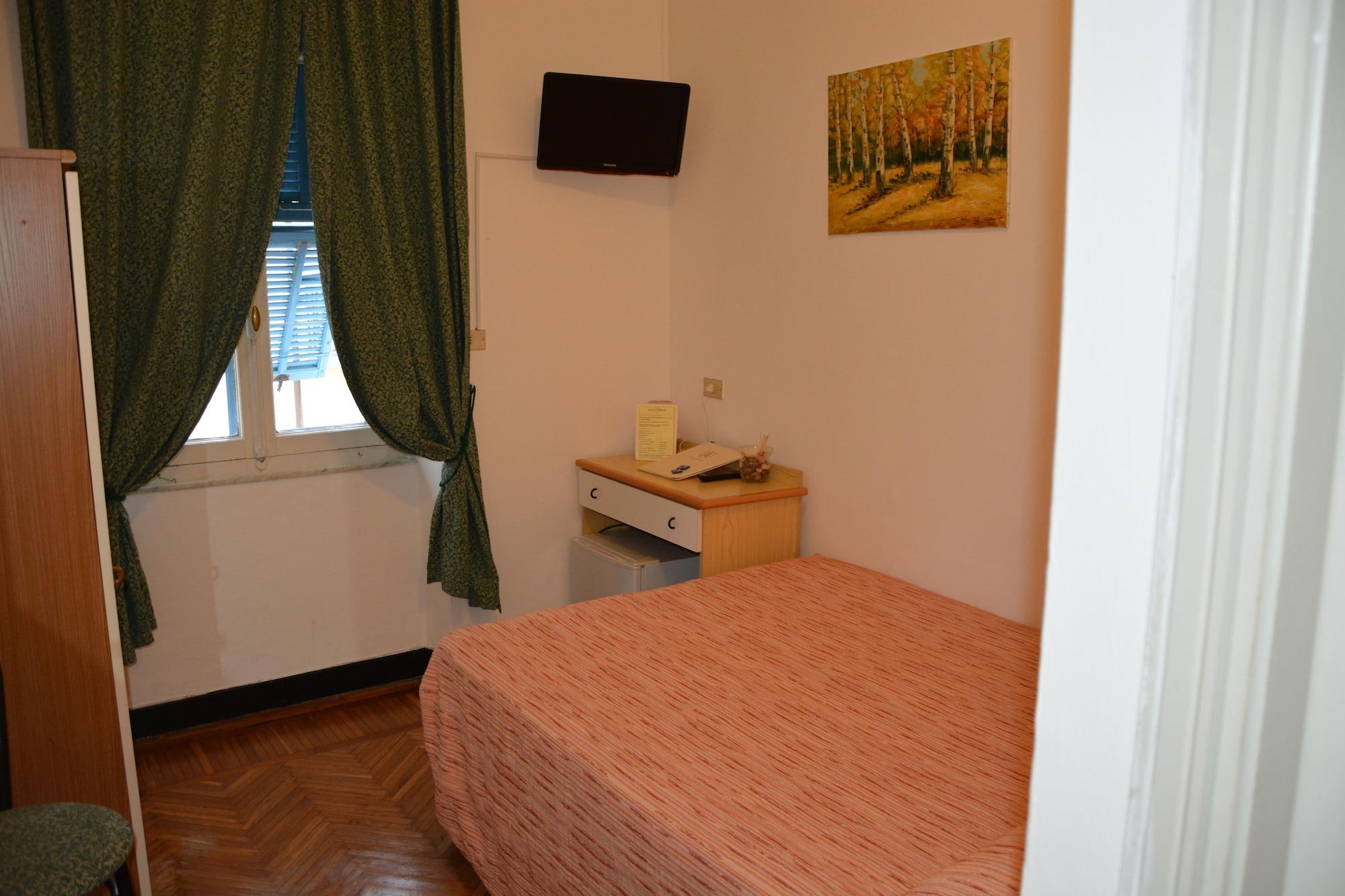 Hotel Alfieri Alassio Bagian luar foto