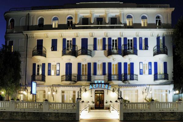 Hotel Alfieri Alassio Bagian luar foto