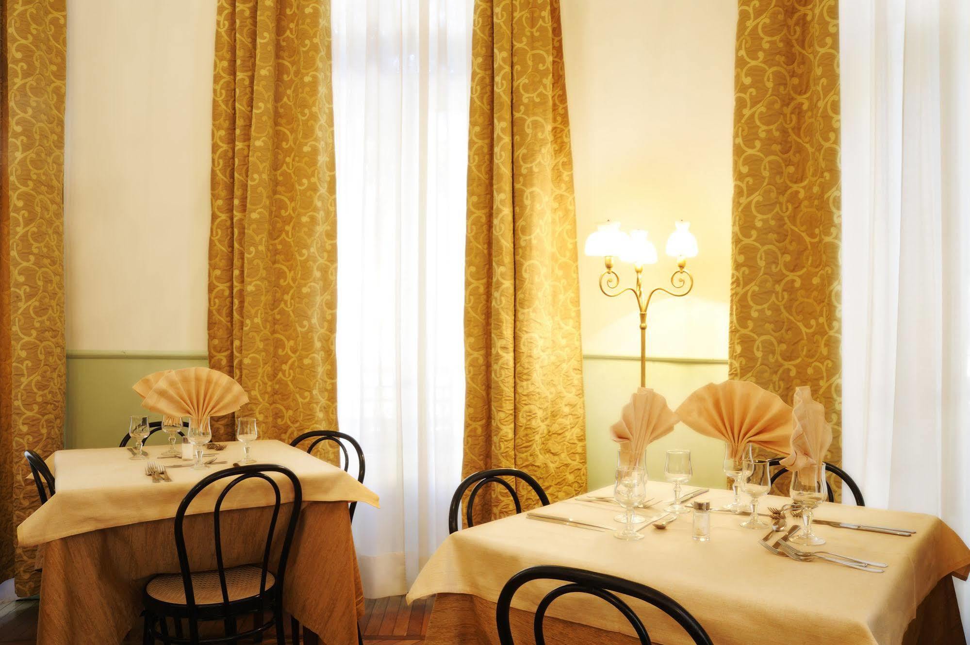 Hotel Alfieri Alassio Bagian luar foto