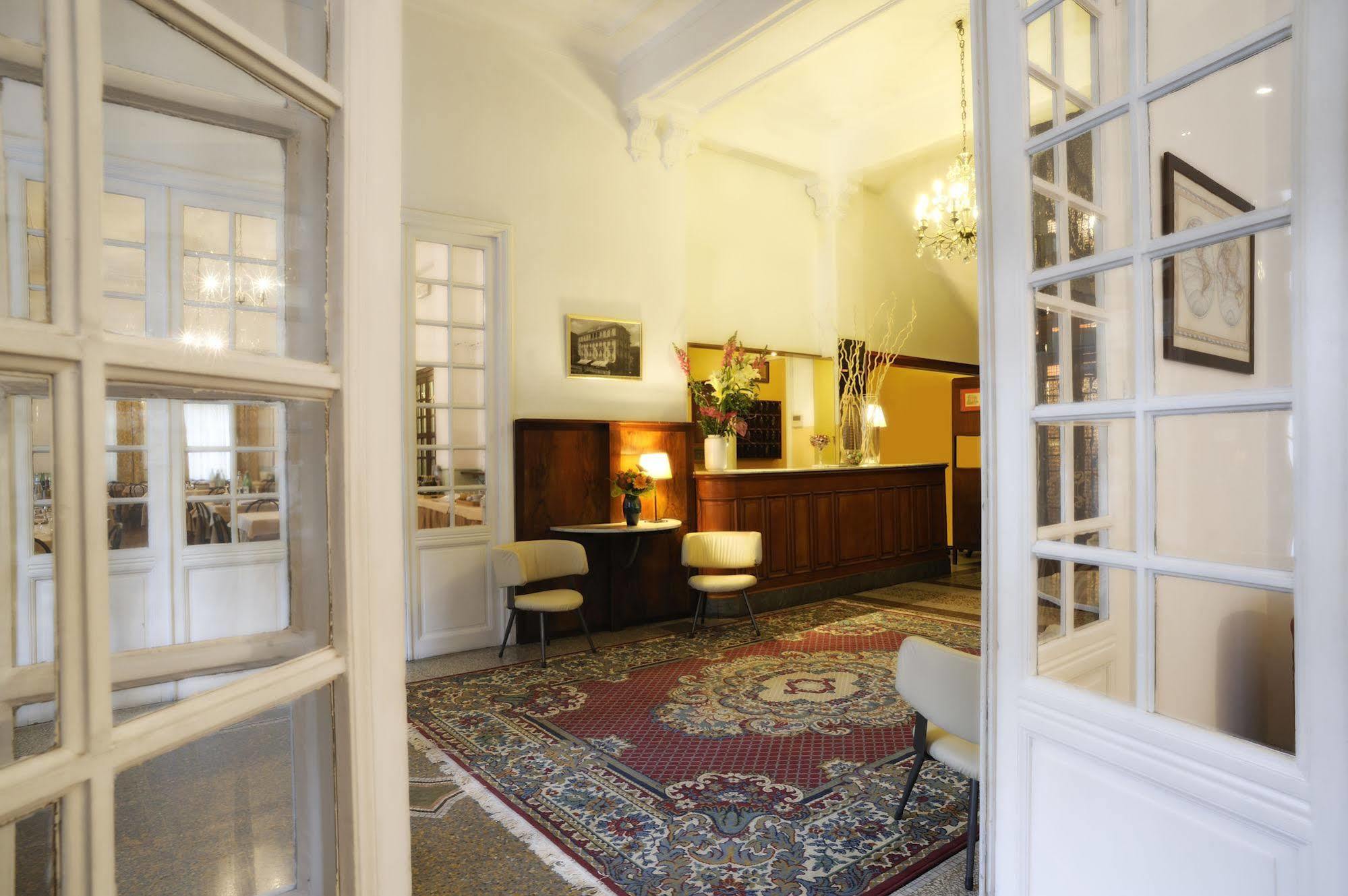 Hotel Alfieri Alassio Bagian luar foto